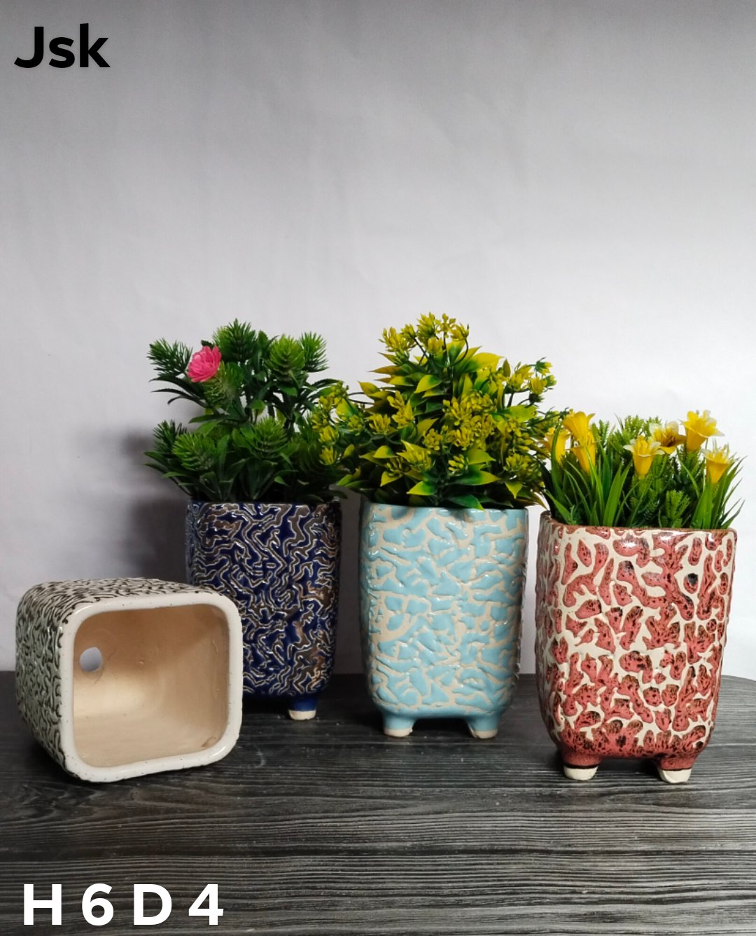 Collection of Ceramic 4 Tang Glass Pots in a gallery layout